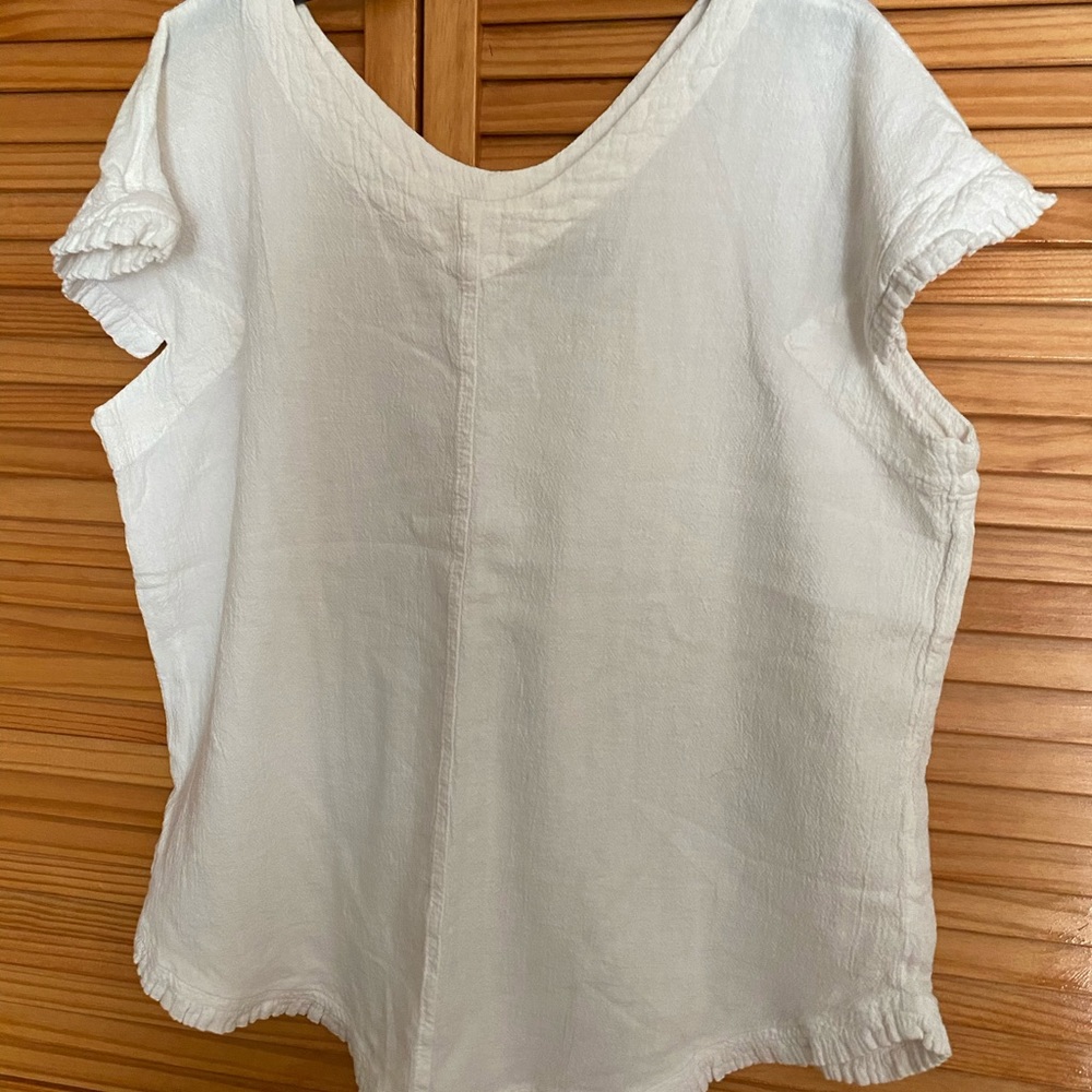 NWOT Dunes White blouse Beach wear